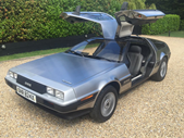  1982 Delorean DMC-12. Estimativa de 25 a 28 mil libras.