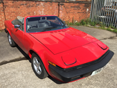 1981 Triumph TR7 V8 Convertible. Estimativa de seis a oito mil libras.