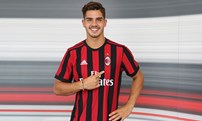 8º - André Silva, do FC Porto para o AC Milan, por 38 milhões de euros, em 2017.