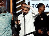 4 - Drake - 94 milhões de dólares
