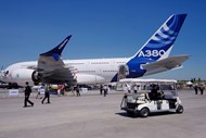 O “novo” Airbus A380 não levou um novo motor, por isso não se chama “neo”. Levou novos “winglets” nas asas e agora é “plus”.