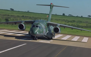 KC-390 Embraer avião