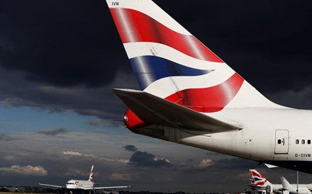 Companhias aéreas do Reino Unido processam governo devido à quarentena