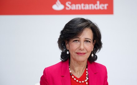 Botín corta salário a metade e suspende dividendo do Santander para enfrentar o 'desafio mais importante nas nossas vidas'