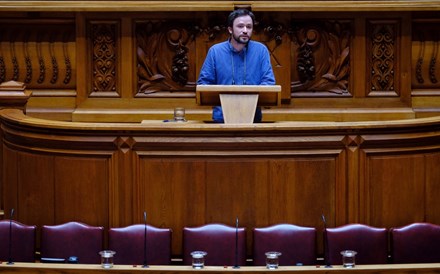 BE insiste em audições no parlamento num alerta 'mais profundo' sobre acordos com IPSS 