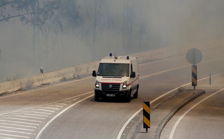 Protecção Civil diz que 70% do incêndio 'está dominado'