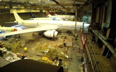 Vídeo: O Airbus A330 que a TAP pintou com as cores dos anos 1970