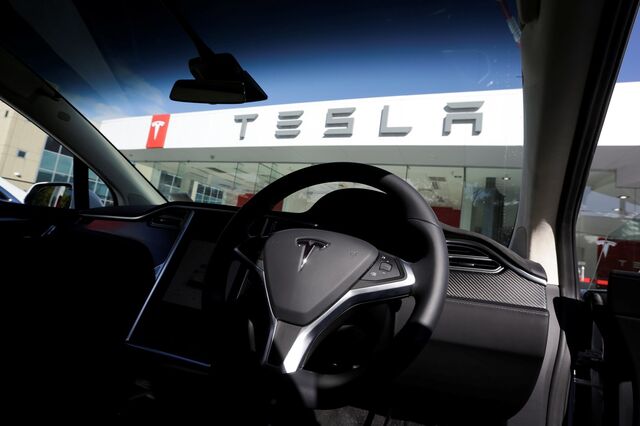 Tesla aumenta autonomia de carros para permitir fuga ao furacão Irma