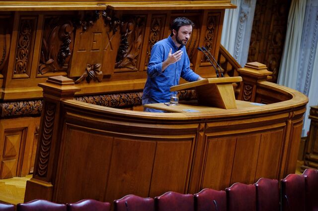 Deputados aprovam direito de oposição à transmissão de contratos de trabalho