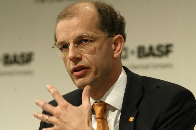 BASF paga 5,9 mil milhões de euros para comprar parte do negócio da Bayer
