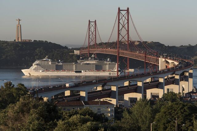 Maior cruzeiro de 2017 escala Lisboa na viagem inaugural