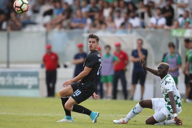 Porto vende André Silva por 38 milhões de euros