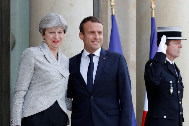 Macron também abre as portas ao Reino Unido se britânicos recuarem no Brexit  