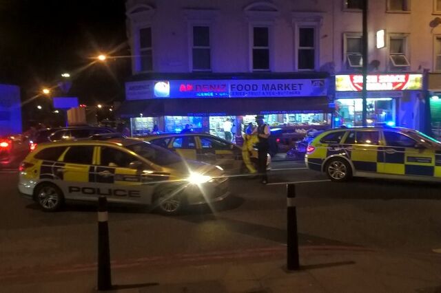 Veículo avança sobre peões em Londres. Há 1 morto e 8 feridos hospitalizados