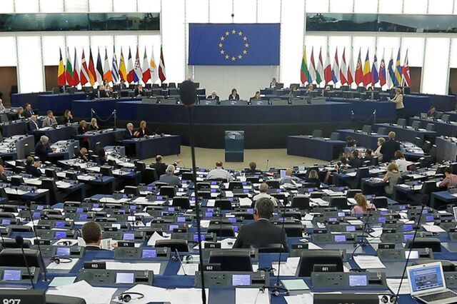Parlamento Europeu escolhe caminho a seguir após votação britânica sobre acordo do Brexit