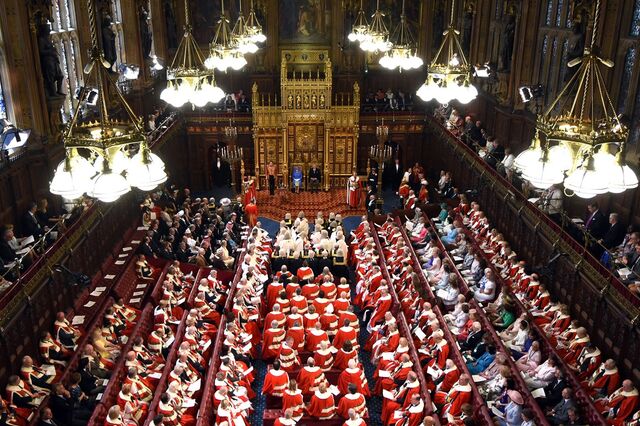 Rainha leu programa do governo centrado na preparação do Brexit