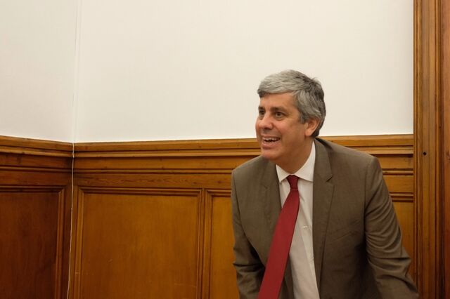 Centeno assume redução da lista negra de 'off-shores' como 'decisão política'