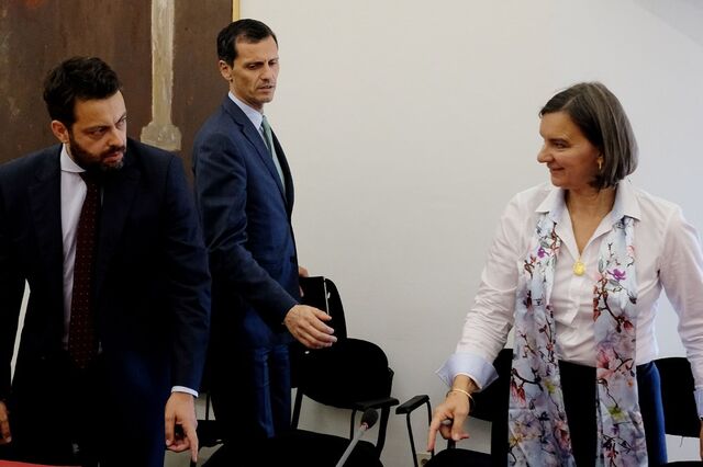 Integração de precários alargada a mais candidatos