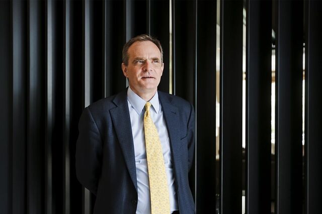 Simon Johnson: 'A redistribuição não resolverá os problemas dos EUA'