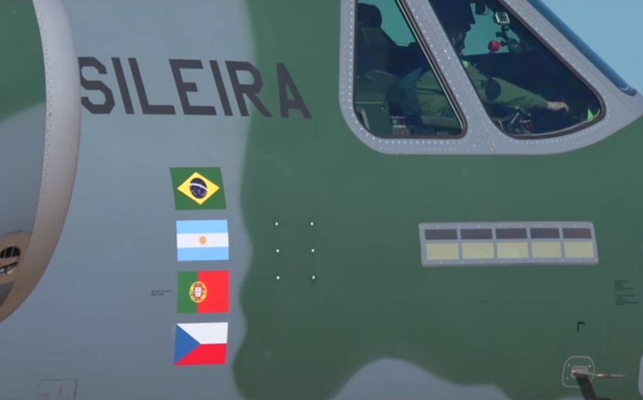KC-390 Embraer avião