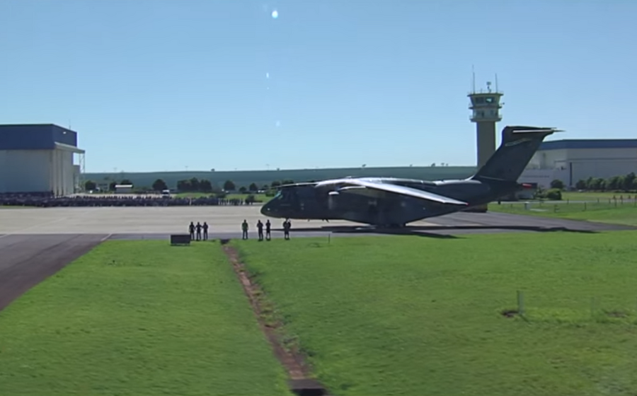 KC-390 Embraer avião