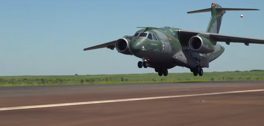 KC-390 Embraer avião