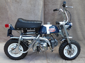 1969 Honda Z50A Mini-Trail Monkey Bike 'Sir Stirling Moss OBE & Rob Walker Tribute' - Estimativa entre 5.000 e 7.000 libras