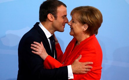 Macron e Merkel reiteram intenção de 'dar novo impulso à Europa'