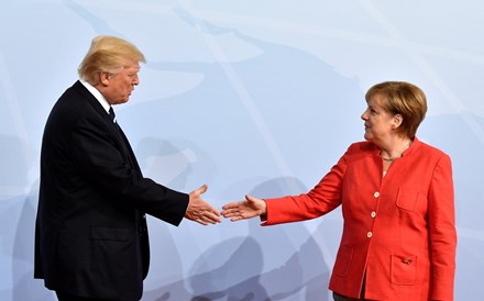 Trump elogia Merkel e destaca a sua liderança 'incrível e inspiradora'