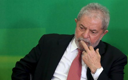 Lula condenado a 9 anos e seis meses de prisão por corrupção e lavagem de dinheiro