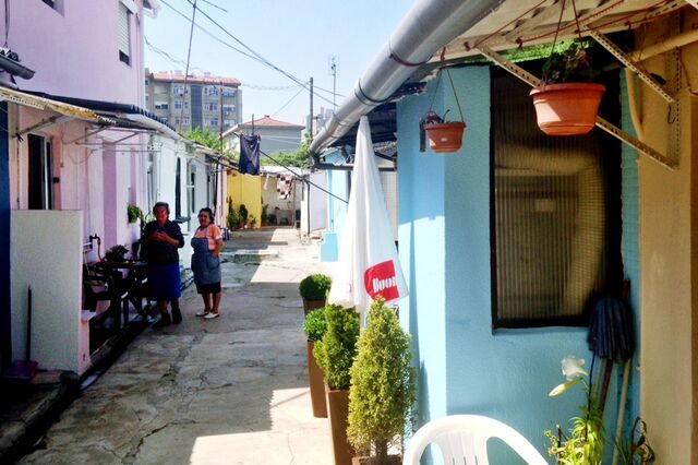 'Ilhas' típicas do Porto ganham nova vida com turistas e estudantes  