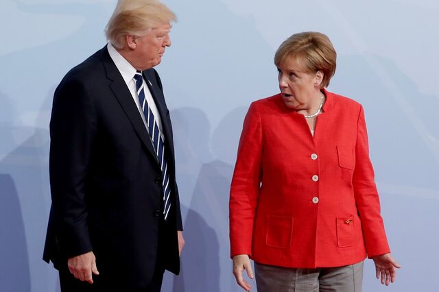 Com Merkel fragilizada, Trump ataca política migratória alemã