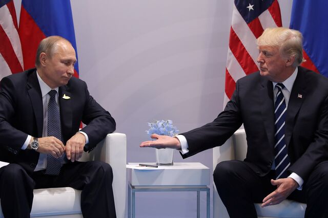 Eleições nos EUA: Putin diz que não interferiu e Trump acredita 