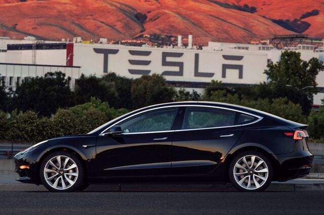 Tesla já perdeu em dois dias o que ganhou na terça-feira