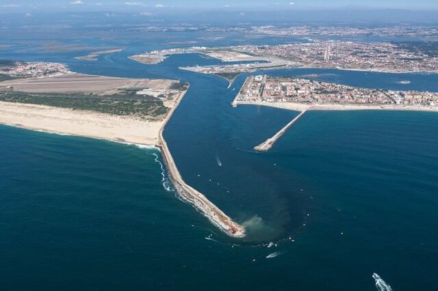Porto de abrigo para a prosperidade económica aqui e além-fronteiras