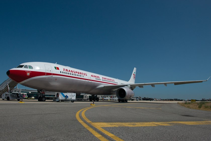 O Airbus A330-300 que a TAP pintou com as cores dos anos 1970.