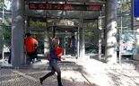 Bolsas arrancam semana em queda