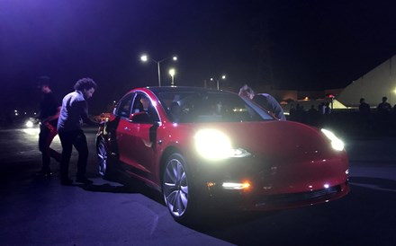 Model 3 da Tesla: 24% das encomendas foram canceladas