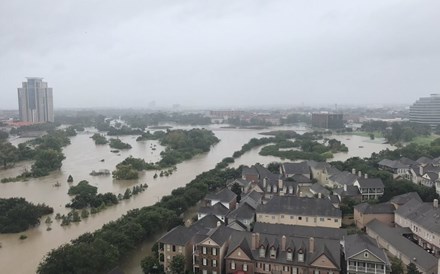 Harvey deixa Wall Street sem direcção