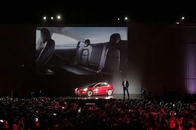 Conduzir o Model 3 da Tesla é algo completamente diferente