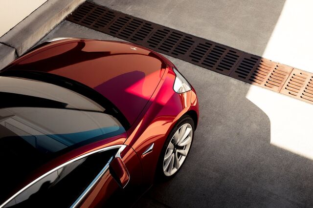 Perdas da Tesla inferiores ao esperado. Vêm aí mais 1.500 Model 3