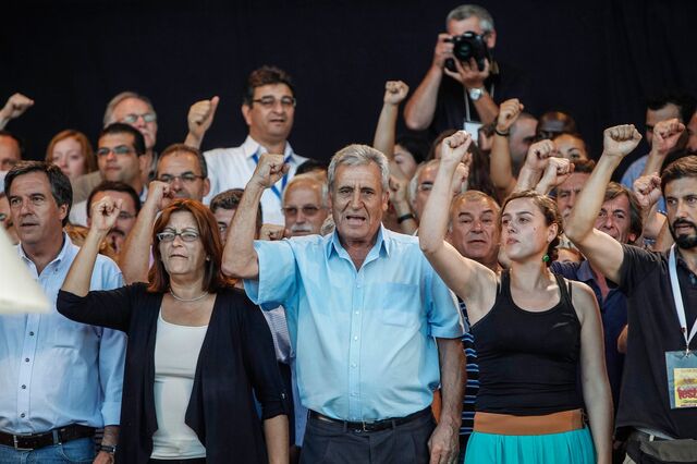 PCP acusa Governo de fazer do défice 'ditadura' e critica acordos com PSD