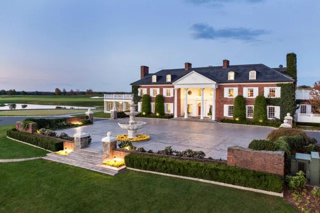 Conheça o clube de golfe de onde Trump governa a América 