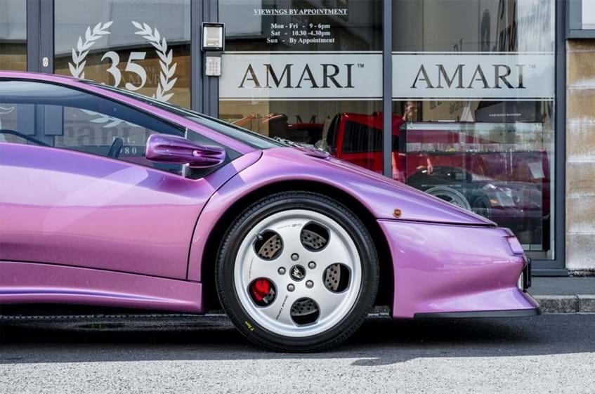 O Lamborghini Diablo de Jay Kay, dos Jamiroquai - Fotogalerias - Jornal de  Negócios