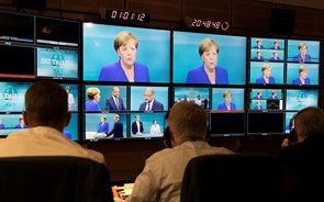 Merkel e Schulz começam negociações para eventual nova grande coligação