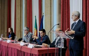 carlos tavares mario centeno ministro finanças supervisao