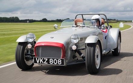 O estilo retro do novo Caterham Seven SuperSprint