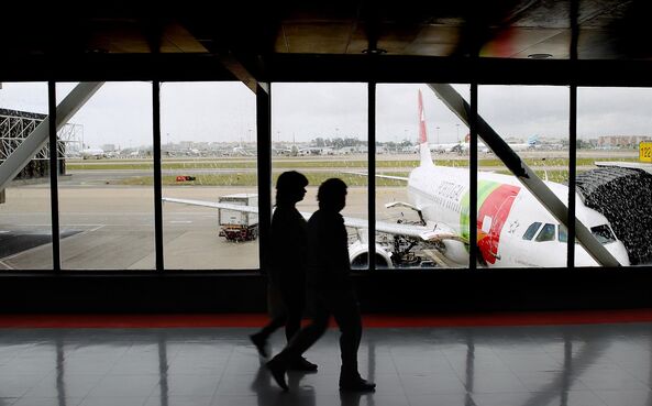 Emigração para o Reino Unido no valor mais baixo desde 2001.