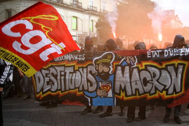 Centenas de milhares de franceses contestam nas ruas revisão de leis laborais