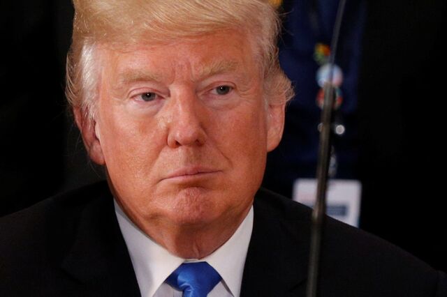 Donald Trump chama Pocahontas a senadora democrata ao homenagear índios Navajo